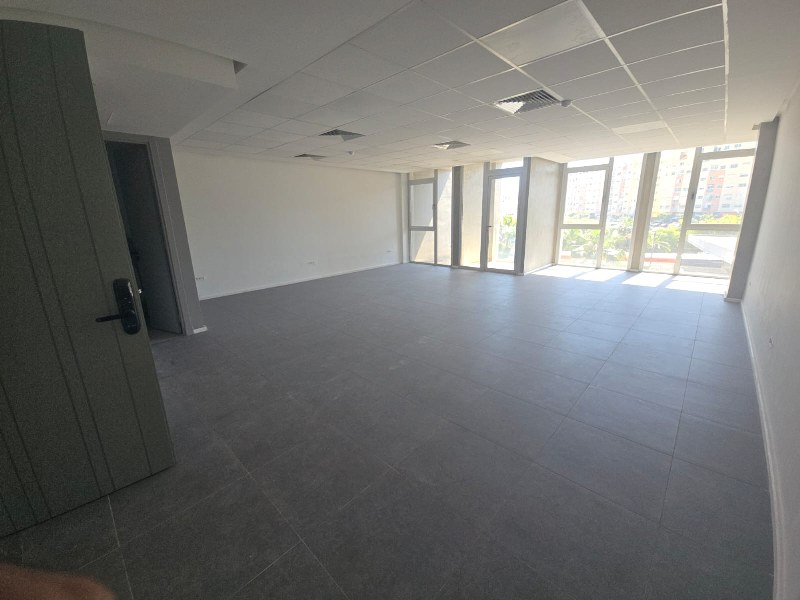 Plateau de bureau 70 m² — L'Oasis
