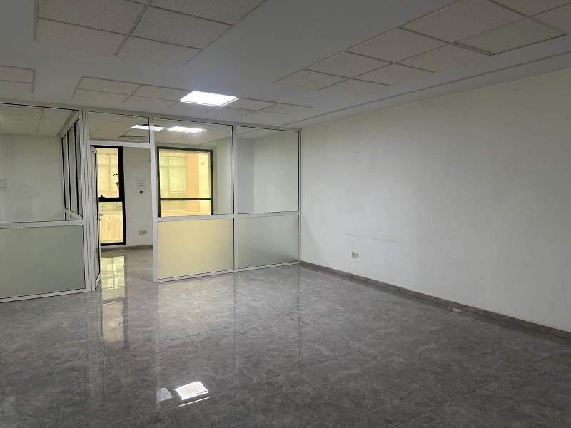 Plateau de bureau 121 m² — Bd Zoulikha Naciri, Sidi Maarouf
