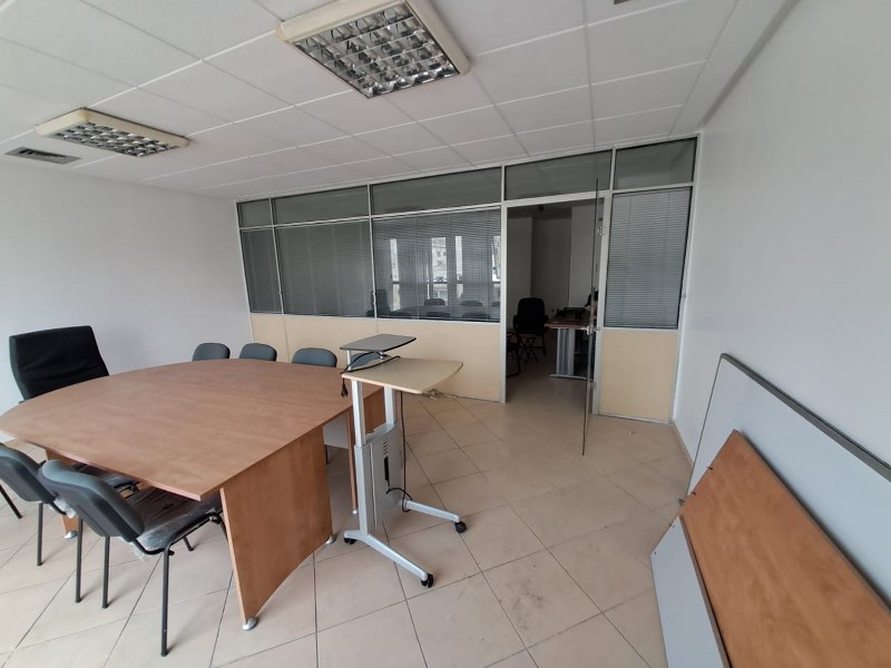Plateau de bureau 59 m² — Hopitaux