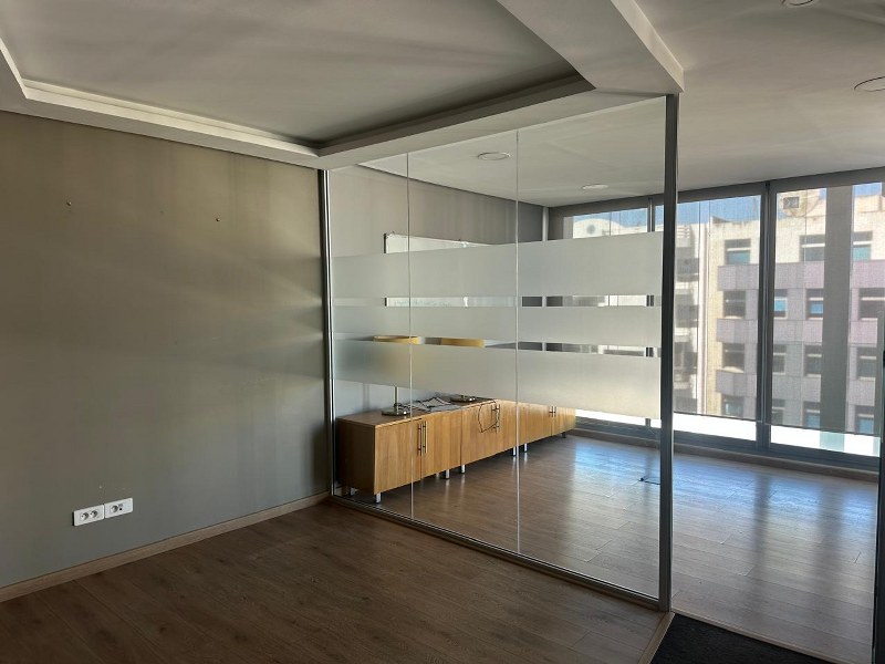 Plateau de bureau 77 m² — Bd Abdelmoumen, Des Hopitaux
