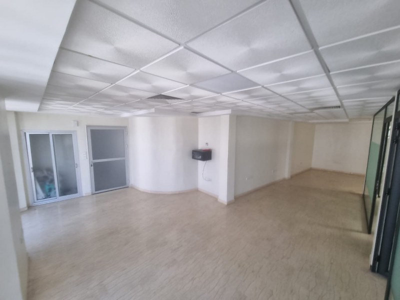 Plateau de bureau 95 m² — Palmier