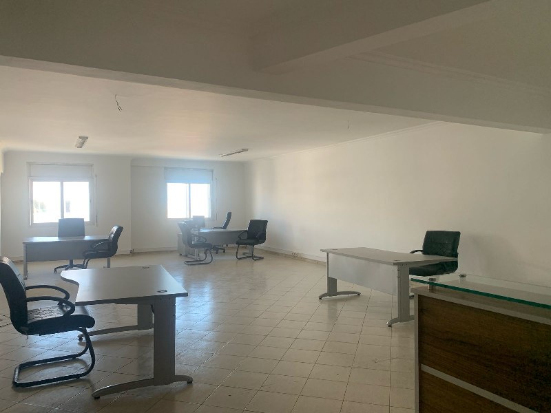 Plateau de bureau 110 m² — Les Hopitaux, Des Hopitaux