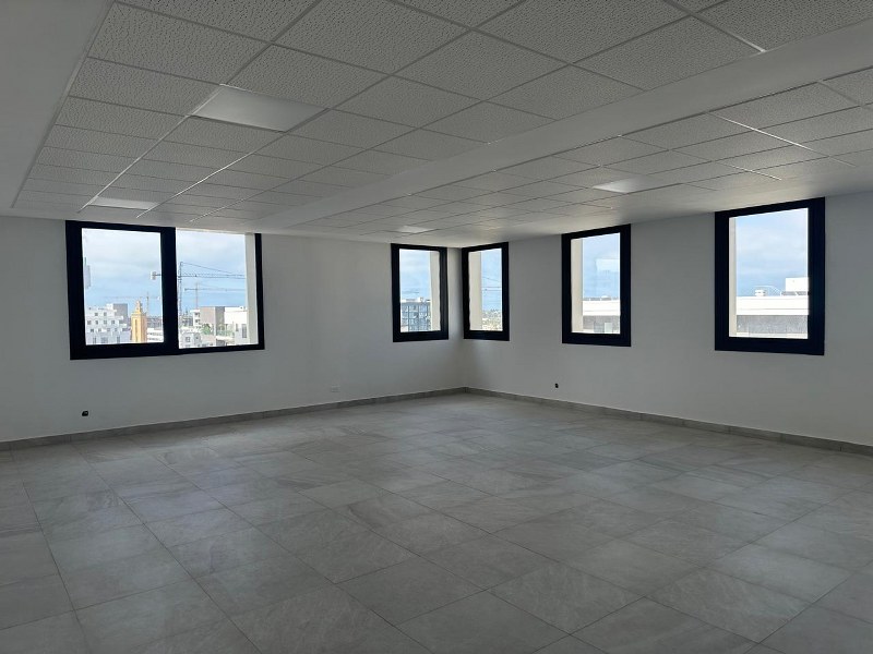 Plateau de bureau 85 m² — CFC