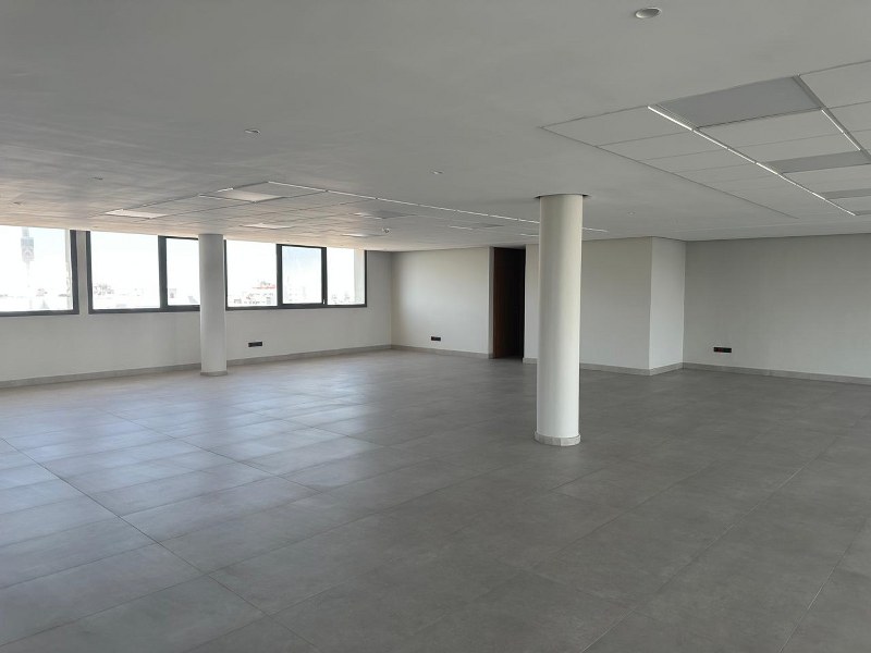 Plateau de bureau 318 m² — Bourgogne Ouest