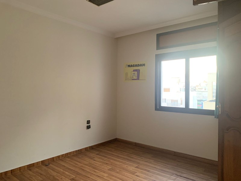 Plateau de bureau 120 m² — Bd Brahim Roudani