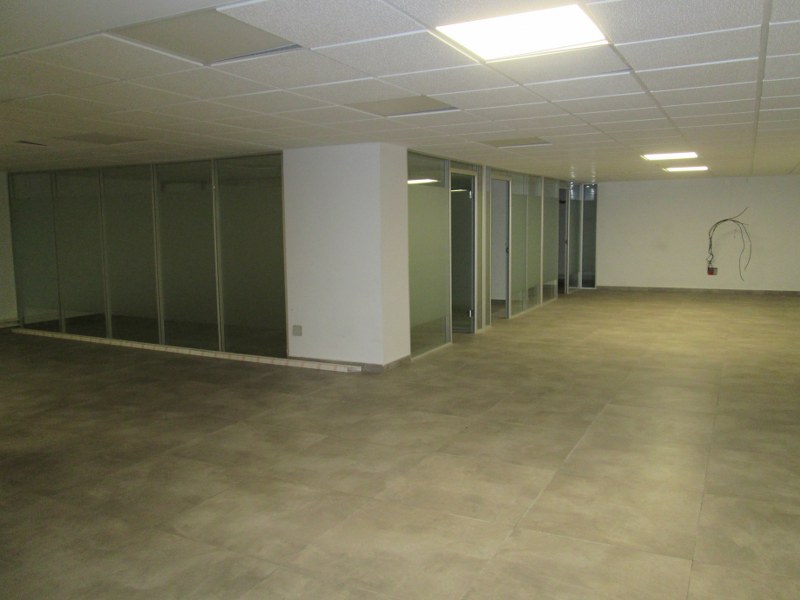 Local commercial 480 m² — Maarif