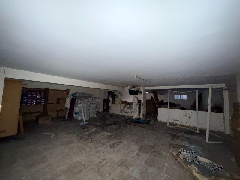 Local commercial 343 m² — Val Fleuri