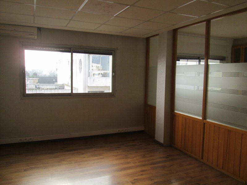 Plateau de bureau 100 m² — Gauthier