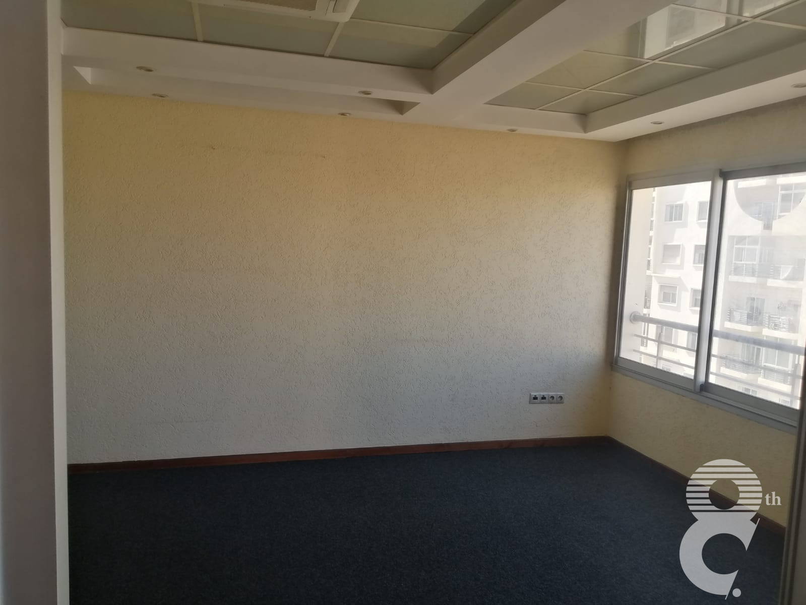 Plateau de bureau 101 m² — Mers Sultan