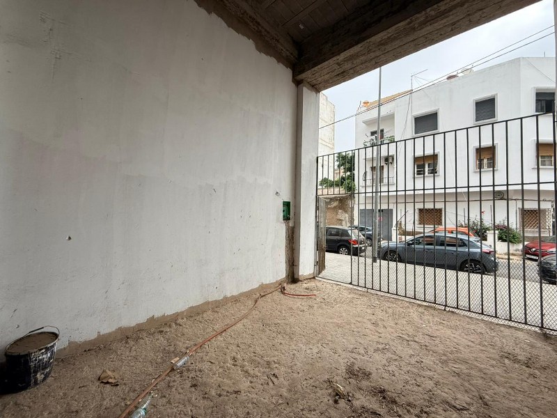 Local commercial 77 m² — Maarif Extension