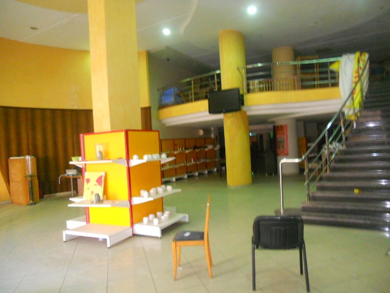 Local commercial 644 m² — Maarif Extension