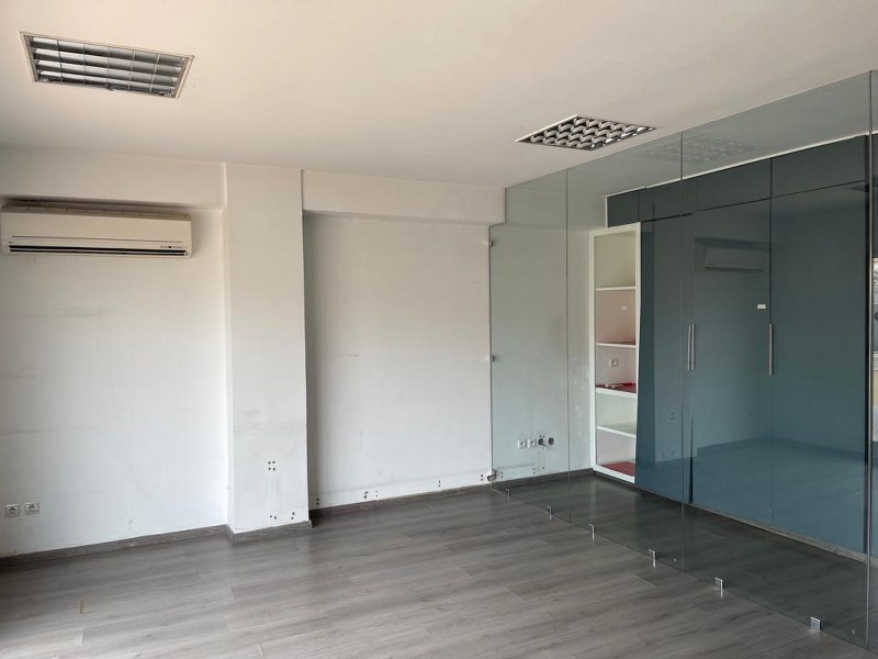 Plateau de bureau 113 m² — Horloge