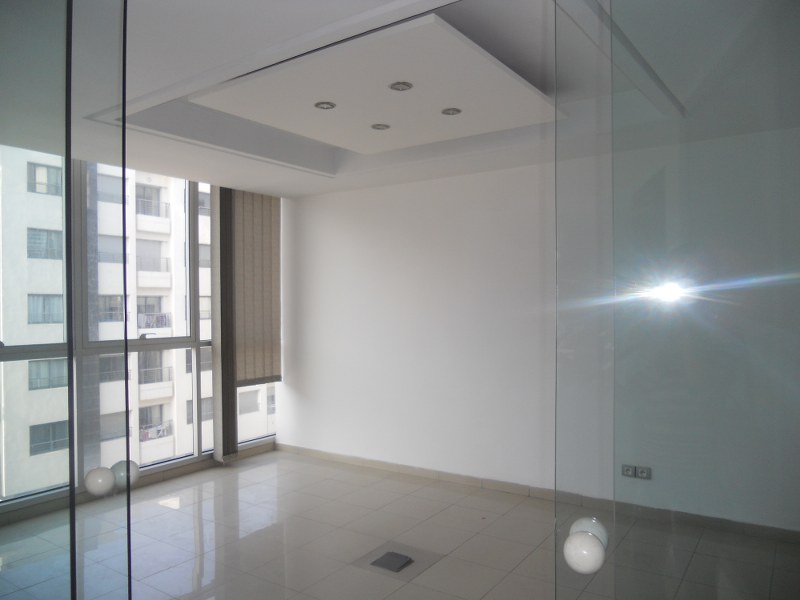 Plateau de bureau 120 m² — Racine