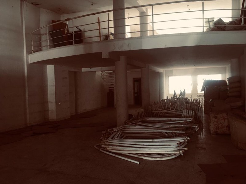 Local commercial 535 m² — Racine Extention