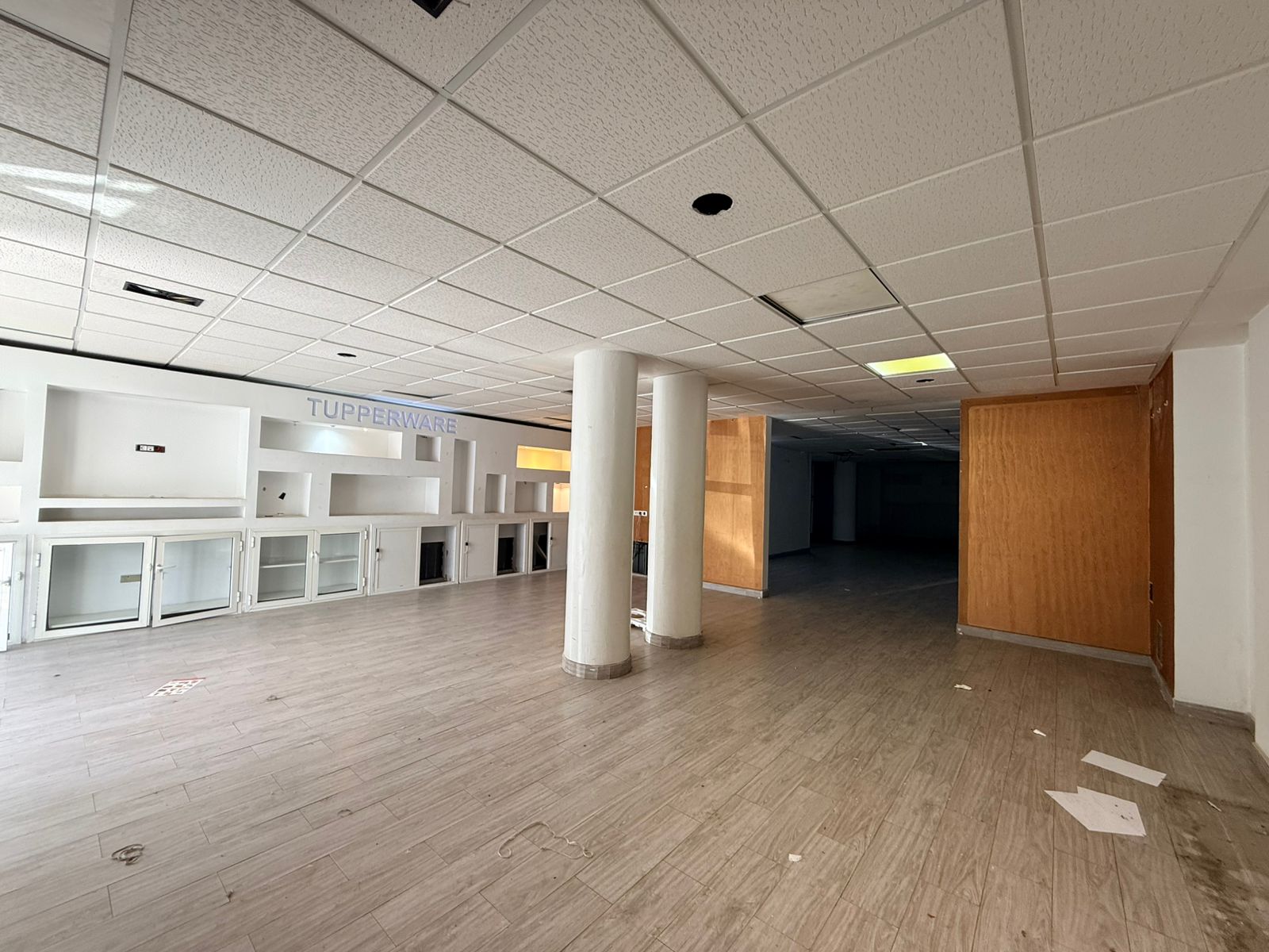 Local commercial 915 m² — Maarif Extension