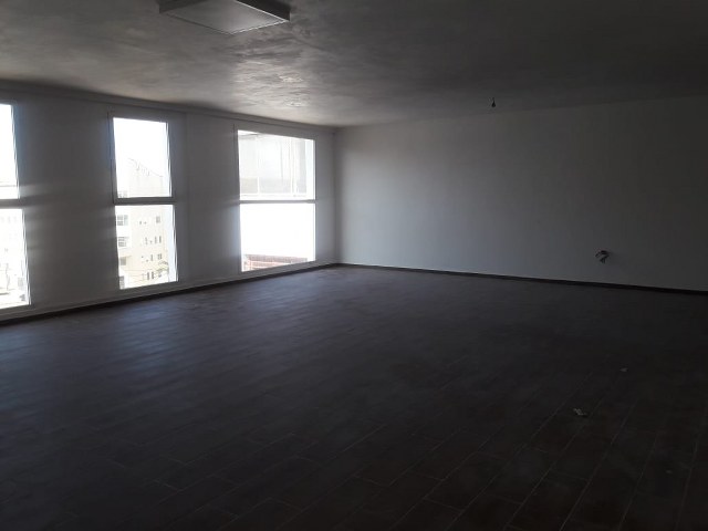 Plateau de bureau 160 m² — Sidi Maarouf