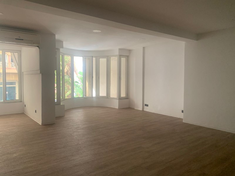 Plateau de bureau 120 m² — Avenue Hassan Souktani, Gauthier