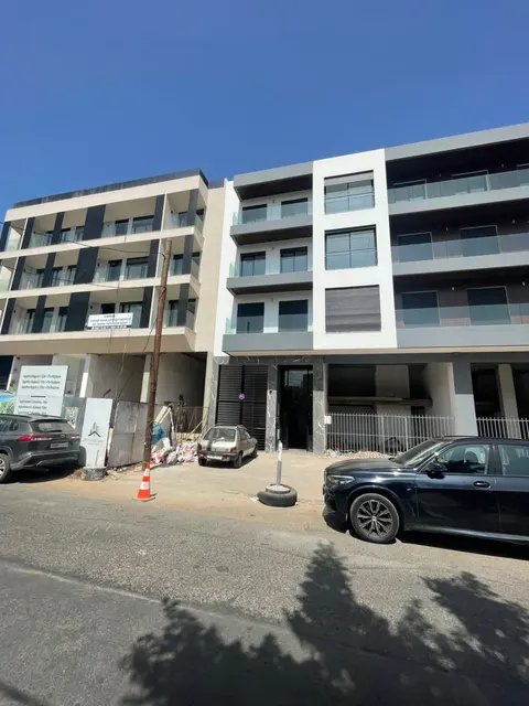 Magasin vide 30 m² — Oasis, près de la gare