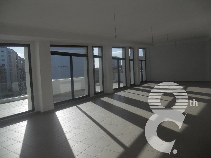 Plateau de bureau 375 m² — Bourgogne Ouest