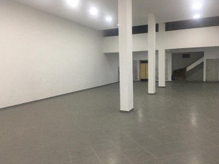 Local commercial 530 m² — Burger