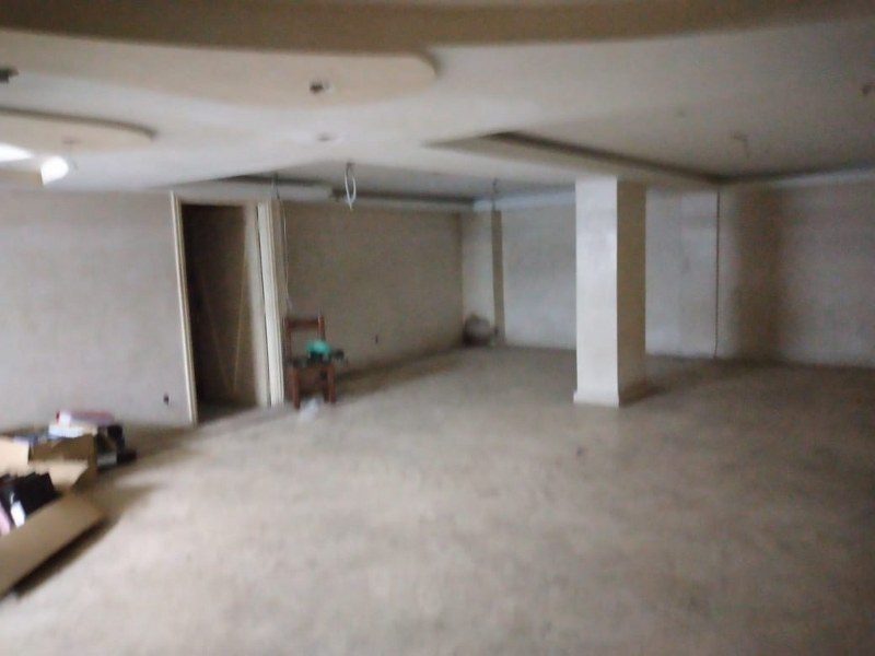 Local commercial 720 m² — Racine Extension