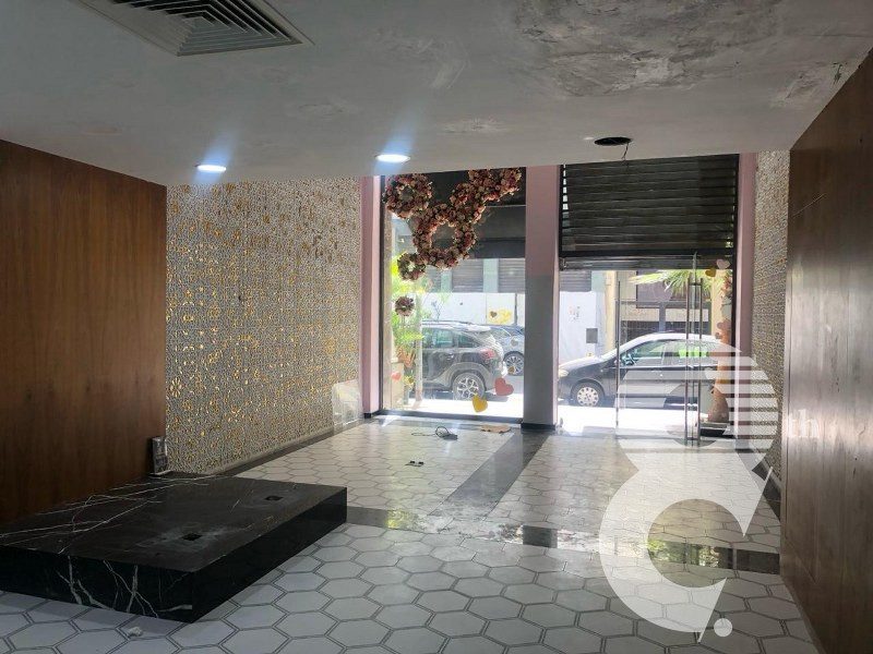 Local commercial 140 m² — Maarif