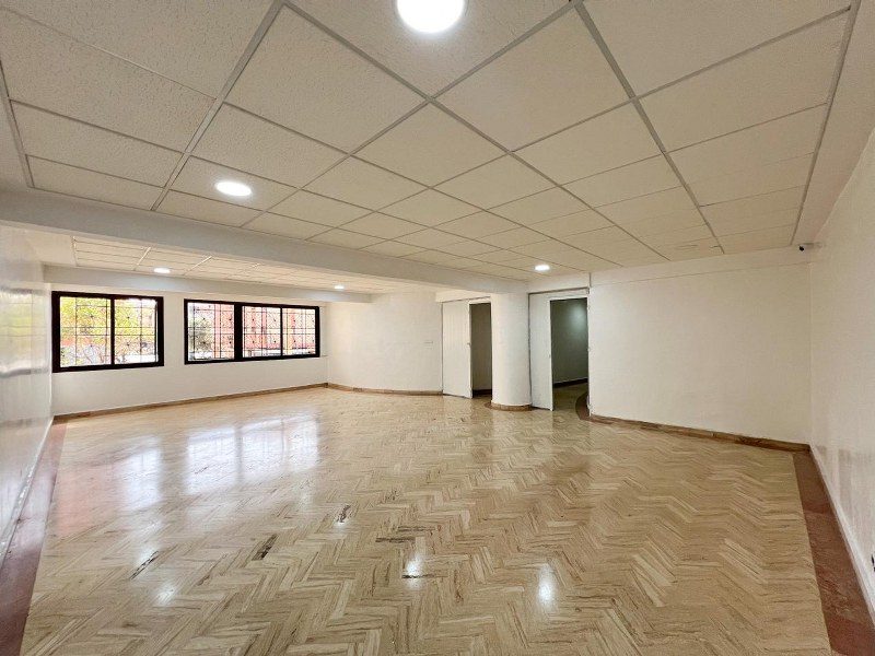 Plateau de bureau 255 m² — Hay Moulay Rachid
