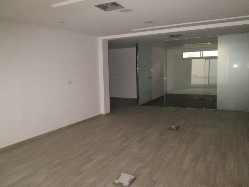 Plateau de bureau 85 m² — Racine