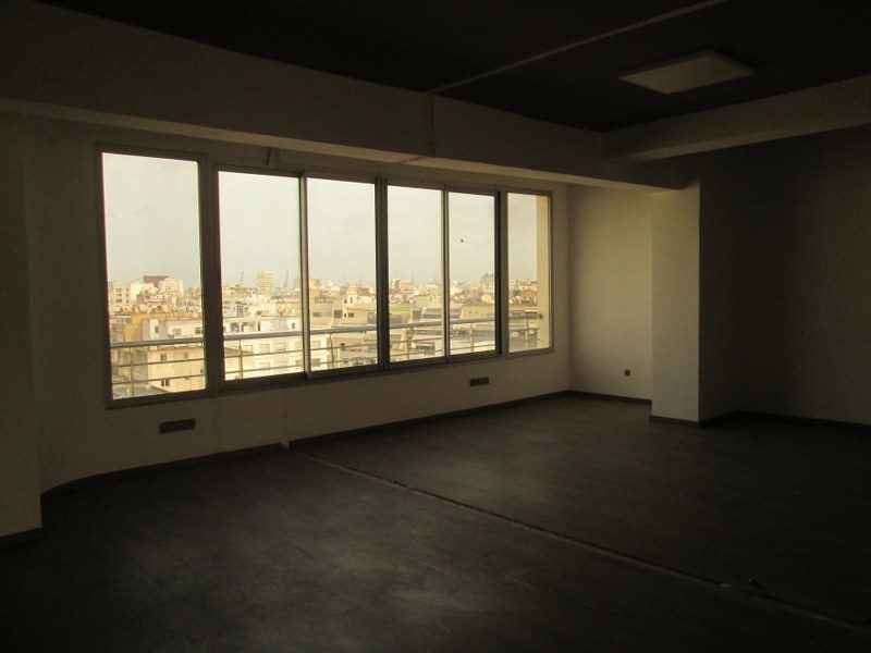 Plateau de bureau 94 m² — Boulevard la Resistance, Mers Sultan