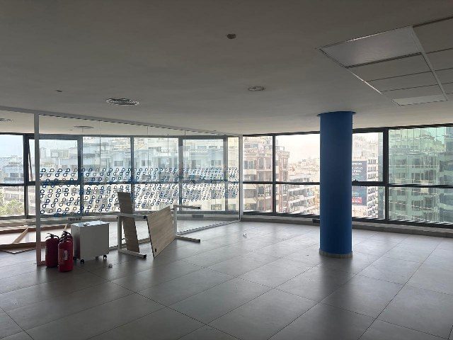 Plateau de bureau 575 m² — Bourgogne Ouest