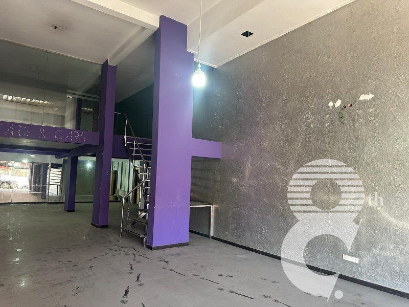 Local commercial 320 m² — Gauthier