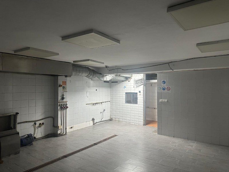 Local commercial 232 m² — Maarif