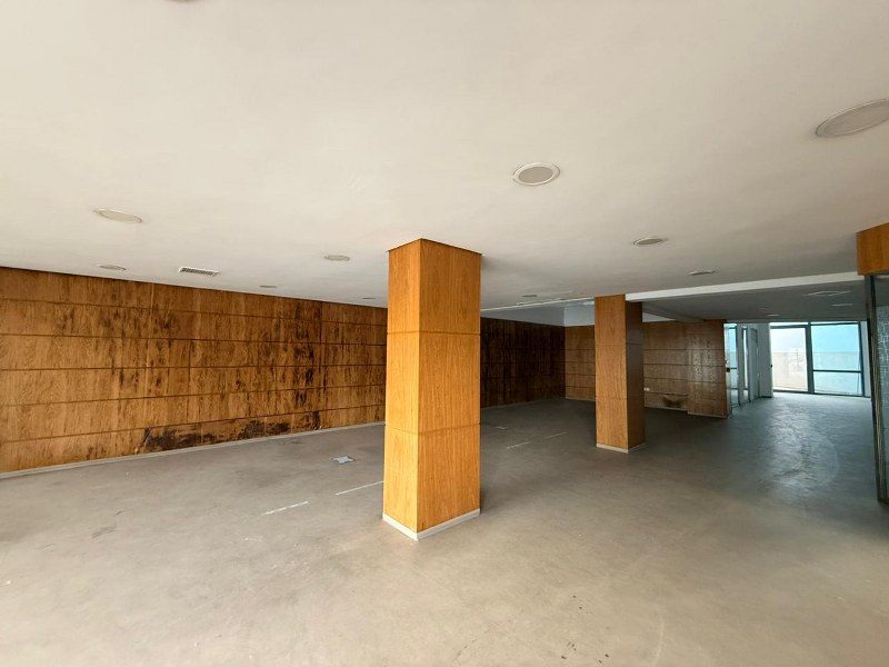Local commercial 445 m² — Al Batha-Ex Val Fleuri, Al Batha-Val Fleuri