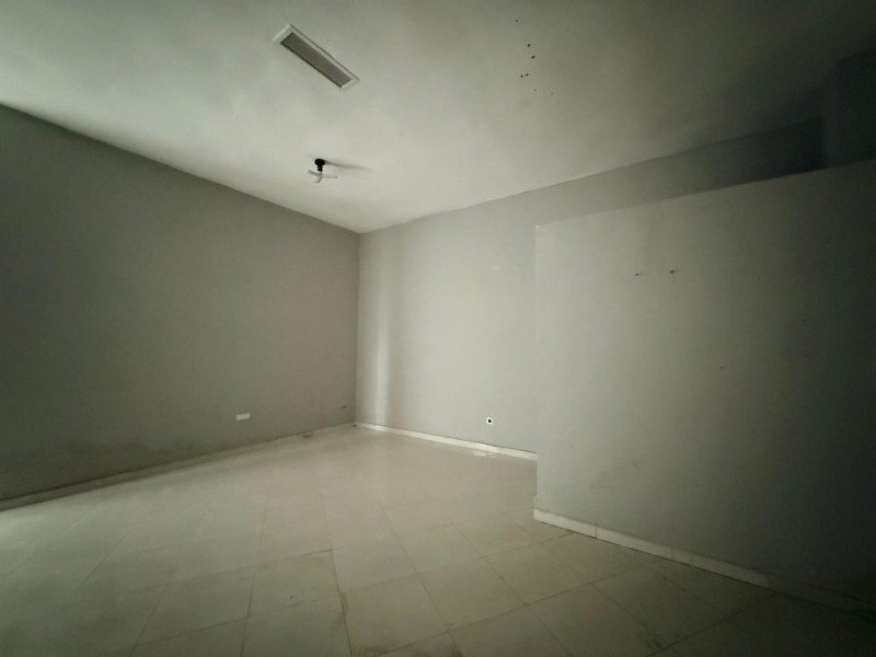 Local commercial 214 m² — Maarif