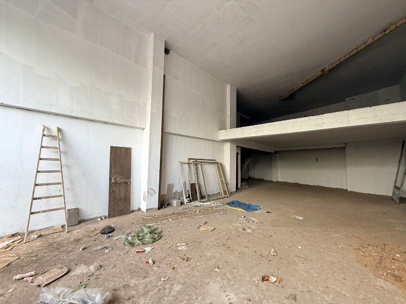 Local commercial 213 m² — Maarif Extension