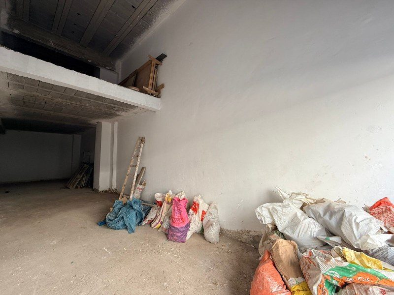 Local commercial 96 m² — Maarif Extension
