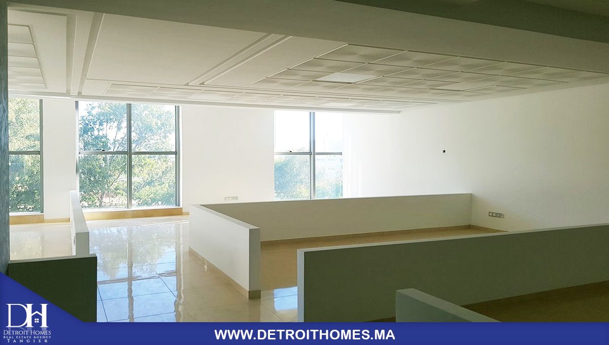 Bureau open space 127 m² — Malabata, Tanger