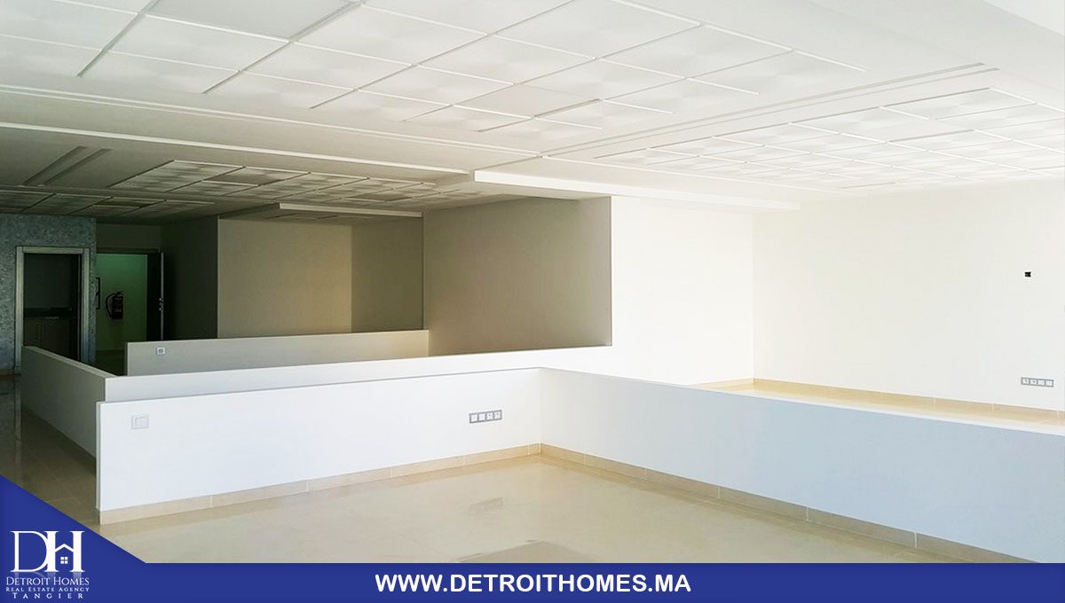 Bureau open space 126 m² — Malabata, Tanger