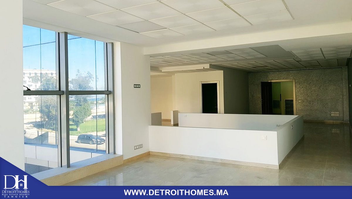 Bureau open space 107 m² — Malabata, Tanger