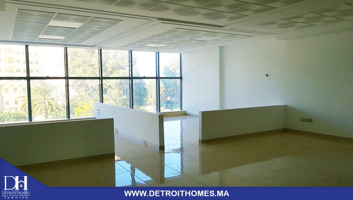 Bureau open space 69 m² — Malabata, Tanger