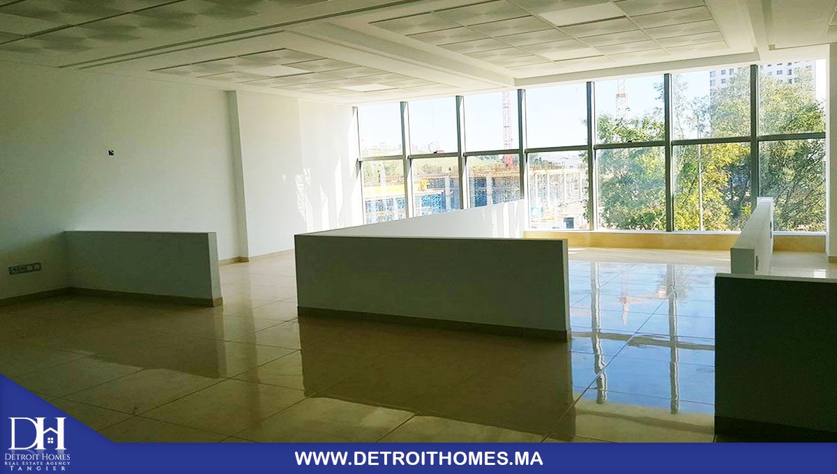 Bureau open space 76 m² — Malabata, Tanger