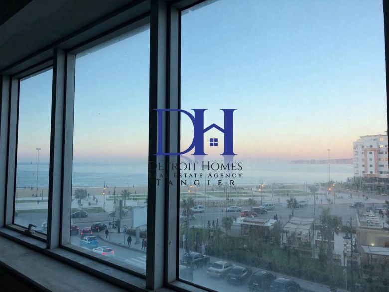 Bureau vue mer 92 m² — Malabata, Tanger