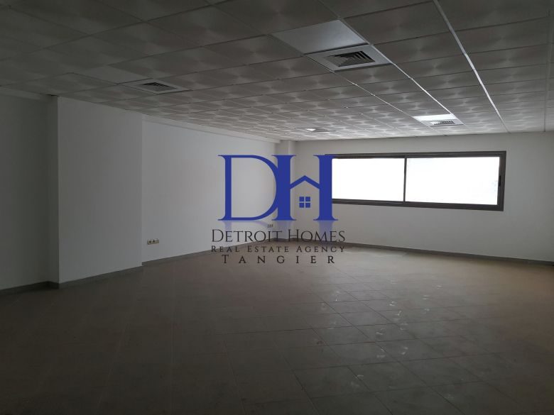 Bureau open space 62 m² — Nejma, Tanger