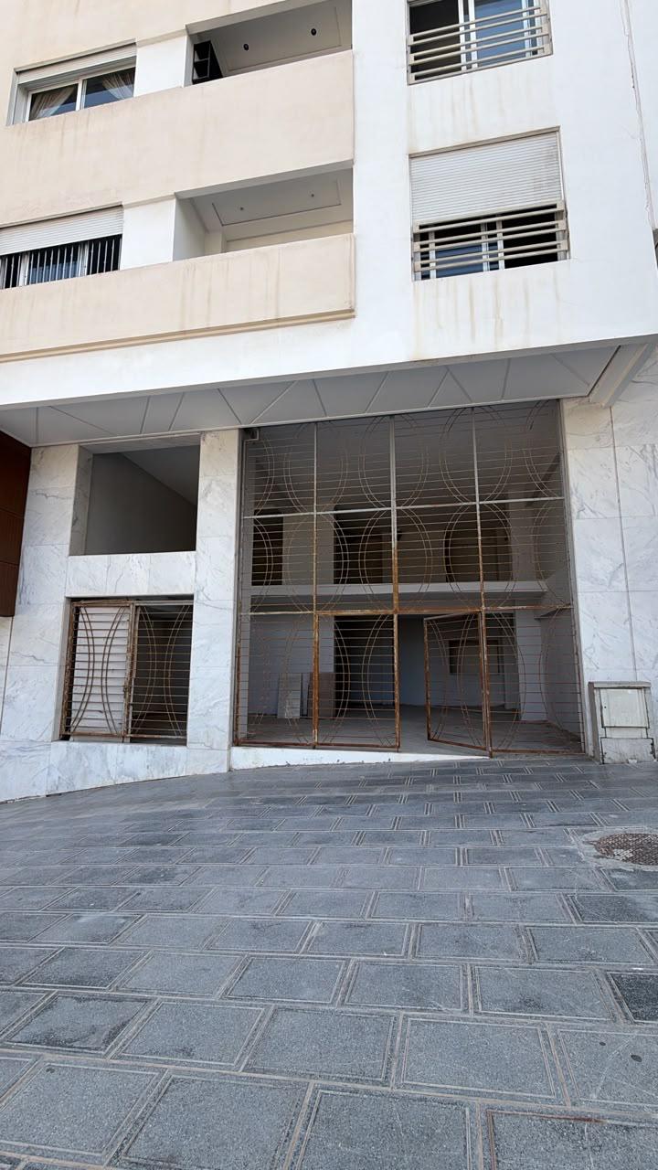 Local commercial neuf 140 m² — Quartier administratif, Tanger
