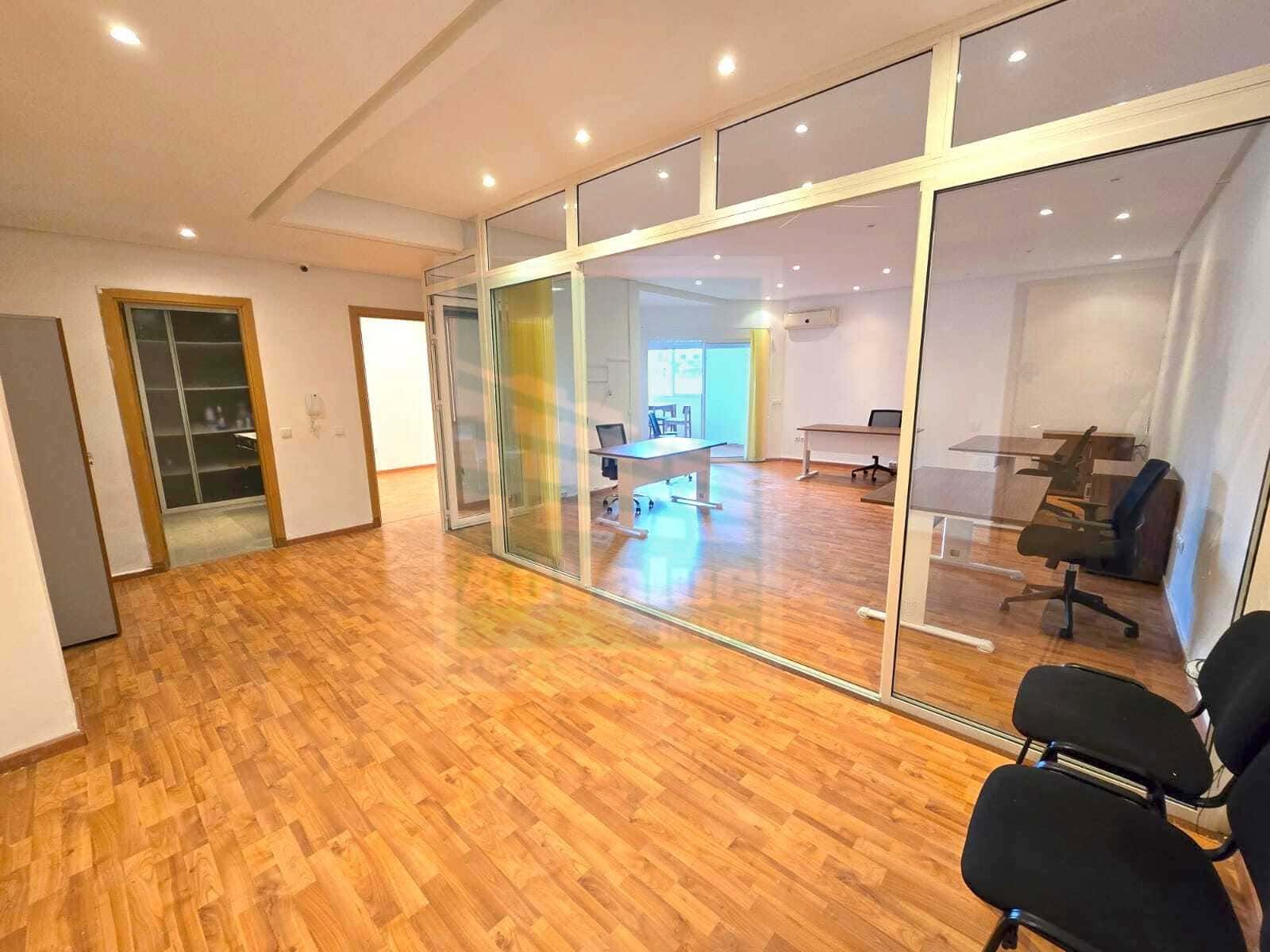 Bureau de 79 m² à Mers Sultan